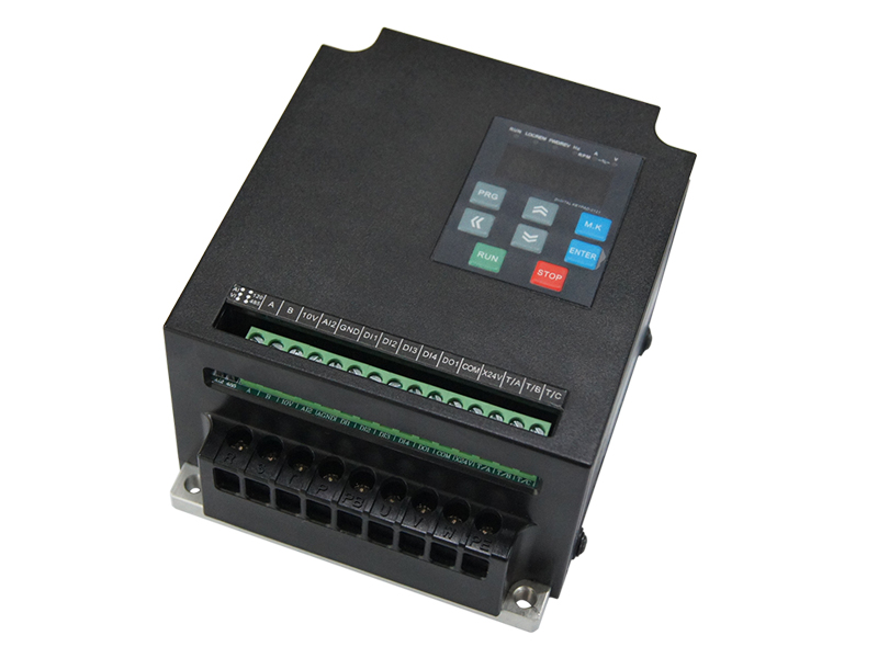 DFL500D通用變頻器，小體變頻器，變頻調(diào)速器，變頻器生產(chǎn)廠家